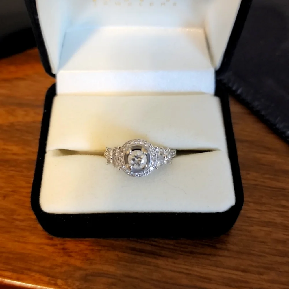 Nelson Calla Diamond Ring - Picture 1 of 7